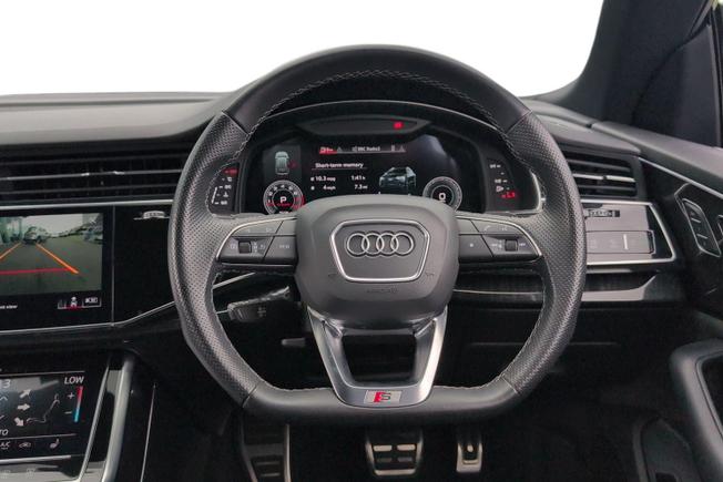 AUDI Q8 Photo 11