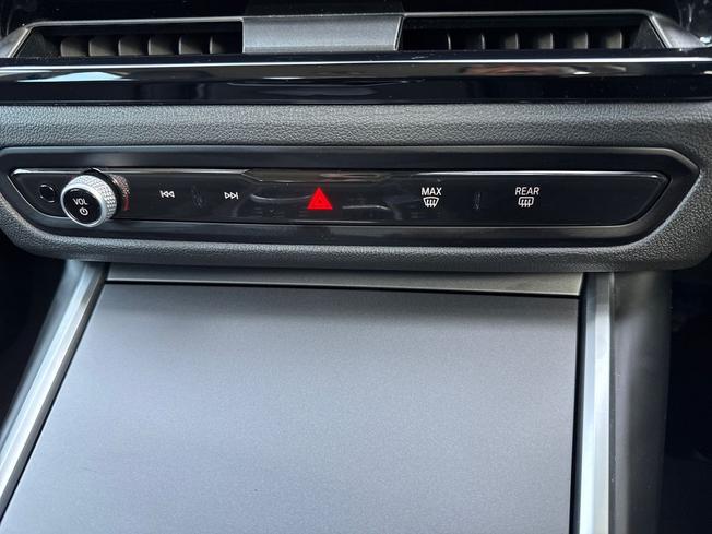 BMW I4 Photo 34