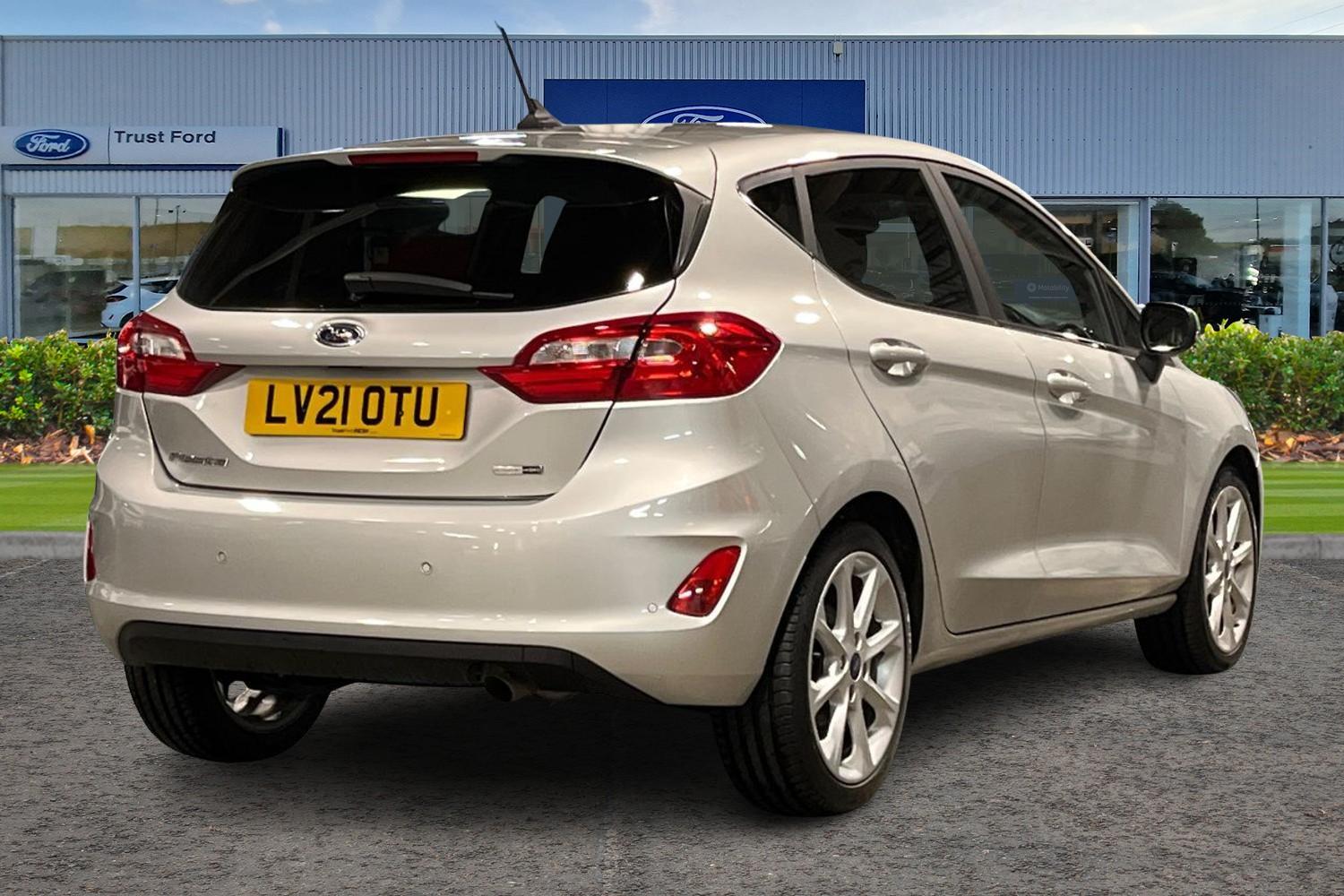 Ford FIESTA Photo 3