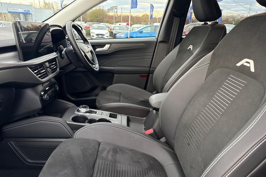 Ford Kuga Photo autoimg-92883aec00d4a82d38d130004e27da28da4af763.jpg