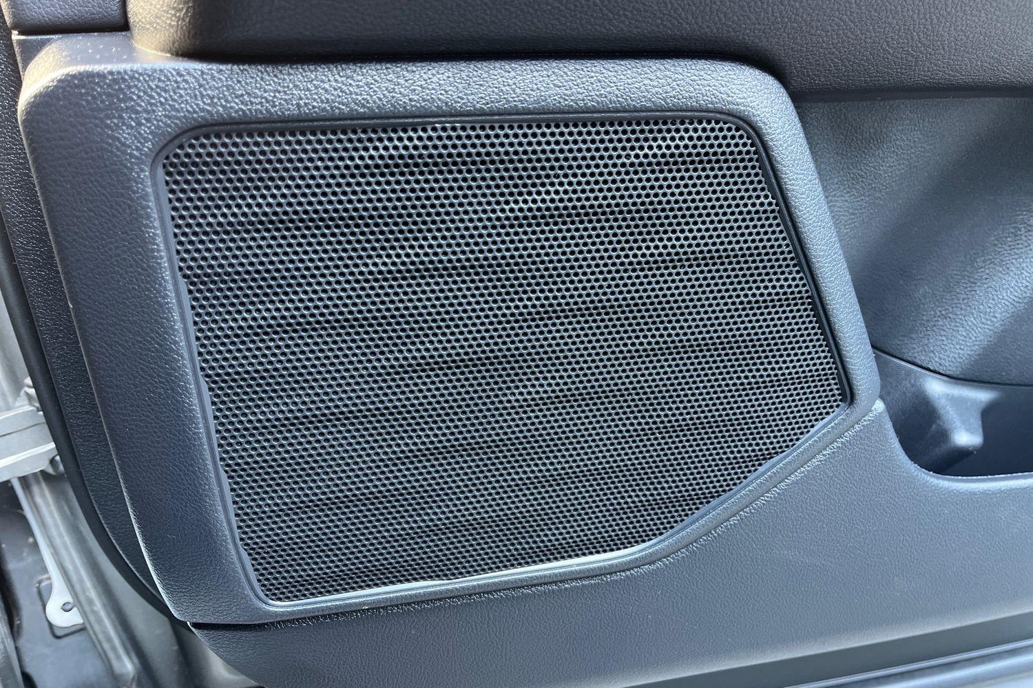 Lexus UX Photo 24