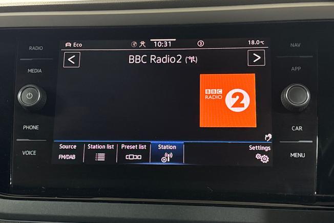VOLKSWAGEN Taigo Photo 13