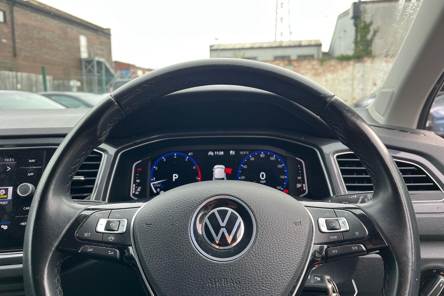 Volkswagen T-ROC Photo 11