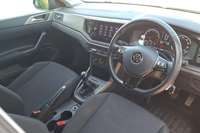 VOLKSWAGEN Polo Photo 6