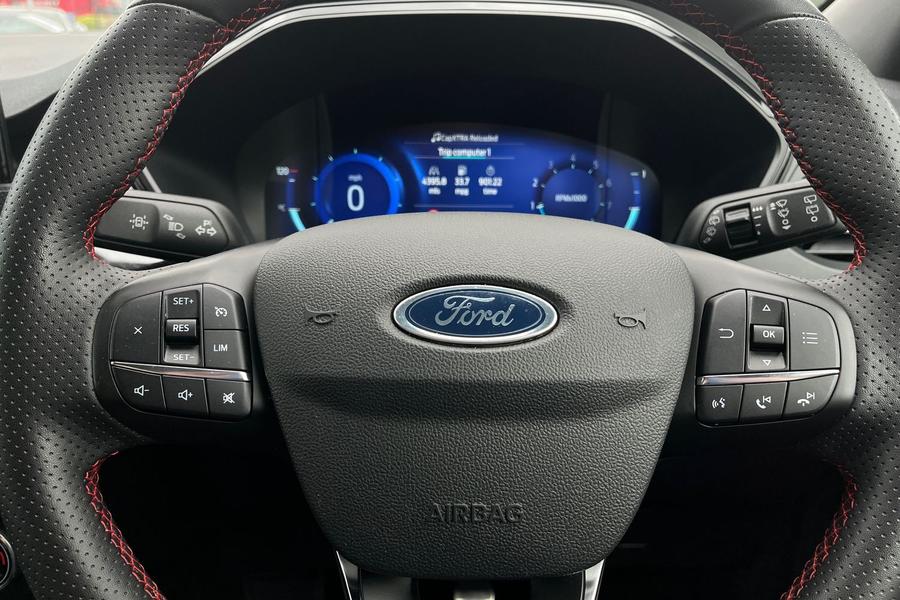 Ford Kuga Photo autoimg-92a2fe7334f45f39cc88963f9127599478b98740.jpg