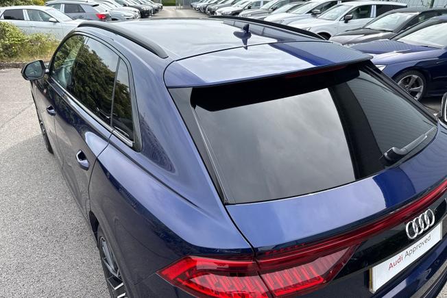 Audi Q8 Photo 23
