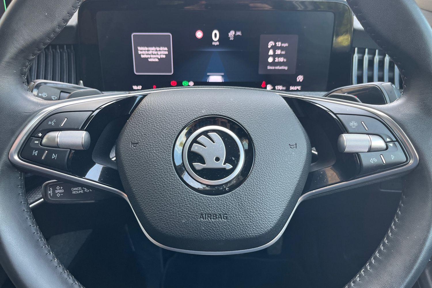 Skoda SUPERB Photo 11