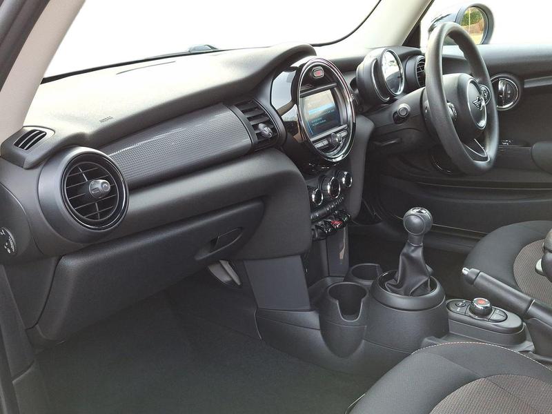 Used MINI Hatch PO19NYR 16