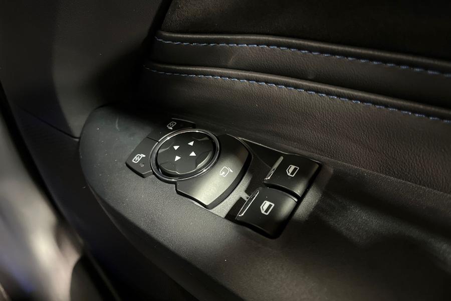 Ford MUSTANG Photo autoimg-92aee06e6d71bb4d284ba67a9632fc2af1853601.jpg