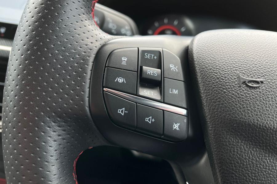 Ford Focus Photo autoimg-92af88d3954fa049c31c8445218c0404090400b6.jpg