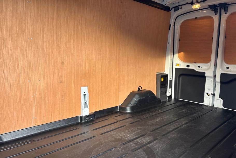 Used Ford E-TRANSIT YM74HKO 5