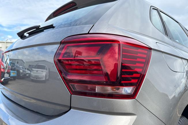 VOLKSWAGEN Polo Photo 18