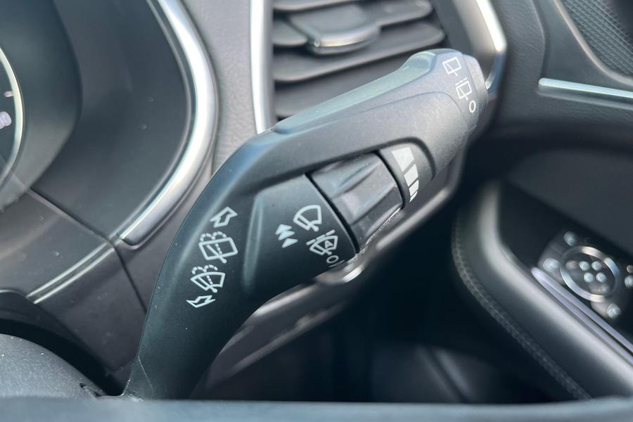 Ford GALAXY Photo autoimg-92b3862f047c333ad9c446a6c7e554b28ef367d0.jpg