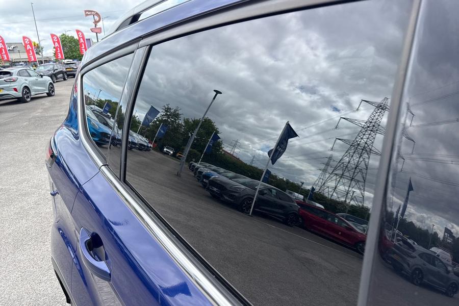 Ford KUGA Photo autoimg-92b5c782cef58f6cea3705a6b0f2ead9212d92d5.jpg