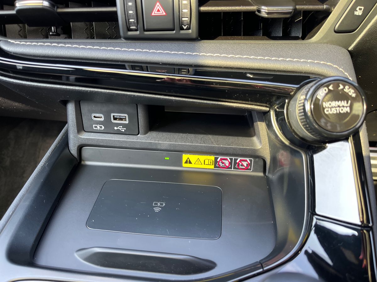 Lexus NX Photo 36