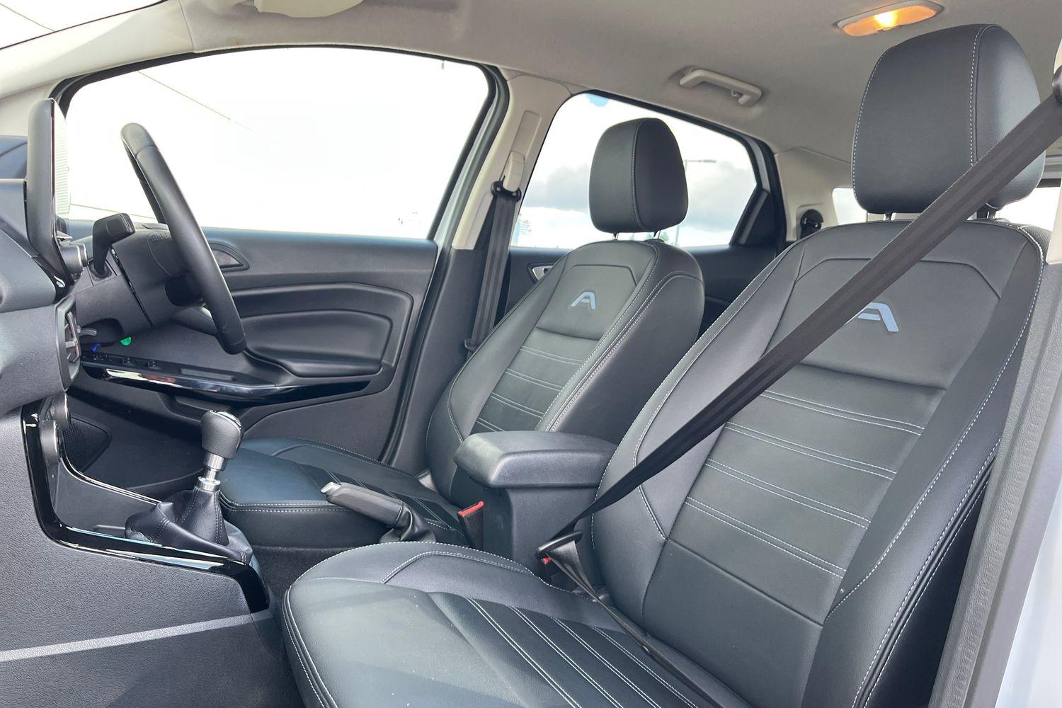 Ford ECOSPORT Photo 18