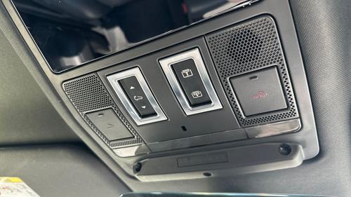 Land Rover Defender Photo autoimg-92bcf99fe13f7a4c1f7119ee7c30ac5401852d87.jpg