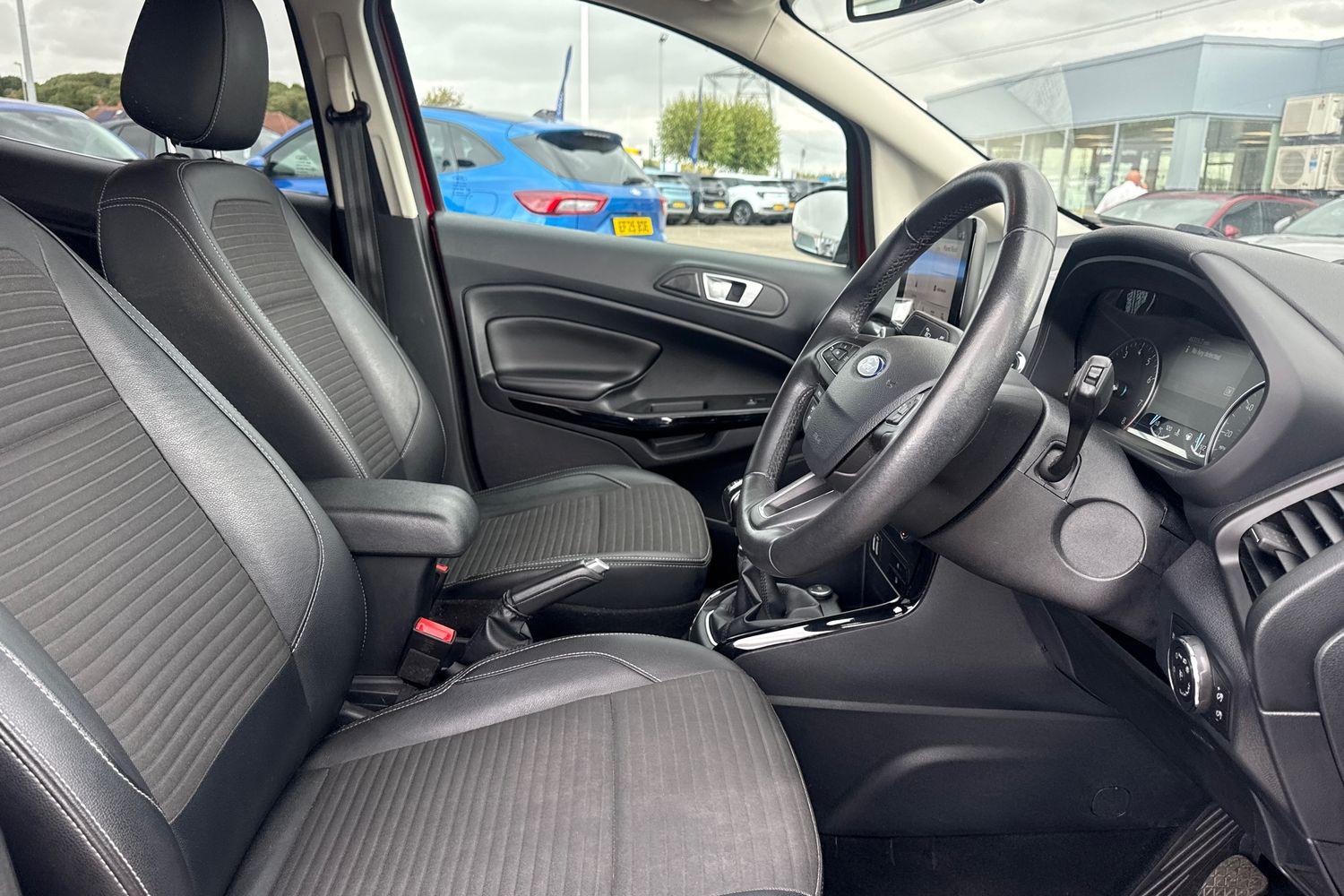 Ford ECOSPORT Photo 16