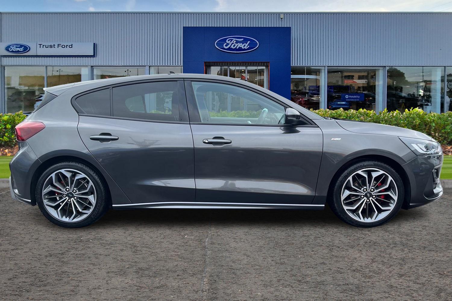 Ford FOCUS Photo 2