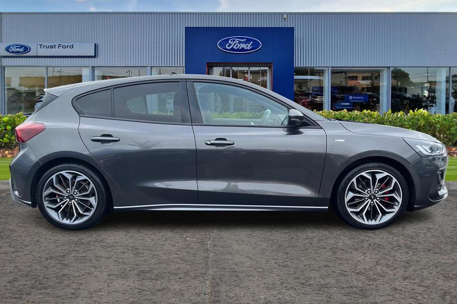 Ford FOCUS Photo autoimg-92bfbb1800624aece3148d90d6114b2cffba319f.jpg