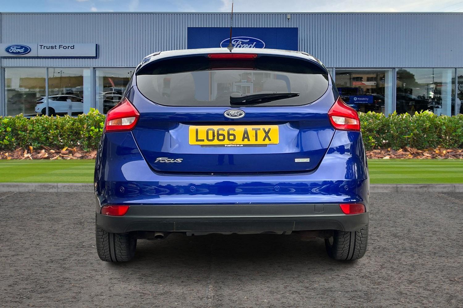 Ford FOCUS Photo 6