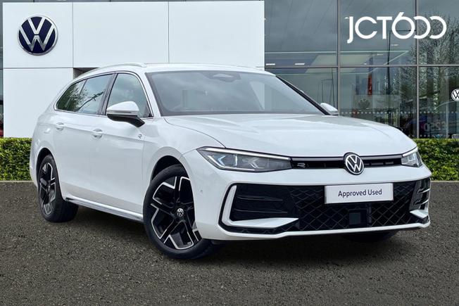 VOLKSWAGEN Passat Photo 1