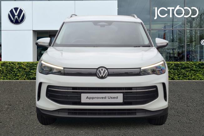 VOLKSWAGEN Tiguan Photo 8
