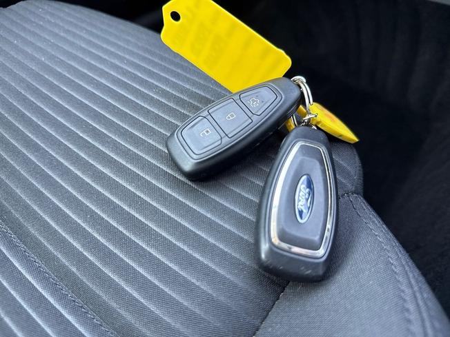 FORD Focus Photo 44