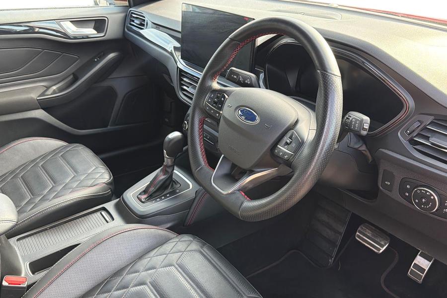 Ford FOCUS Photo autoimg-92d04f9caa7a8b4caabdc95ca7f54a6485826e3d.jpg