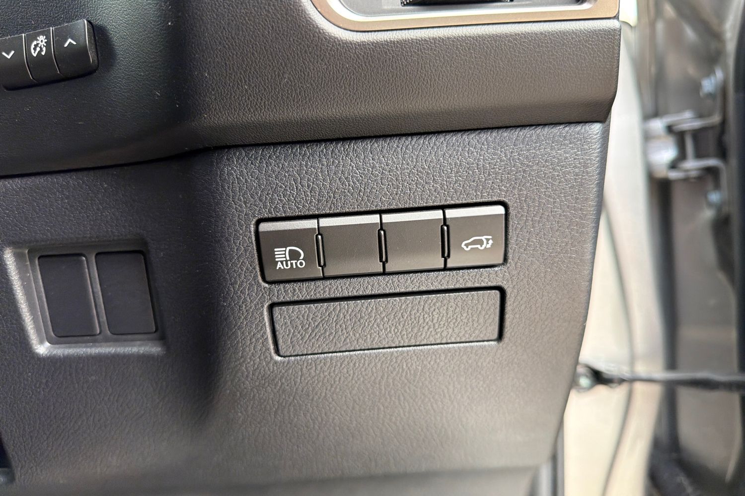 Lexus NX Photo 33