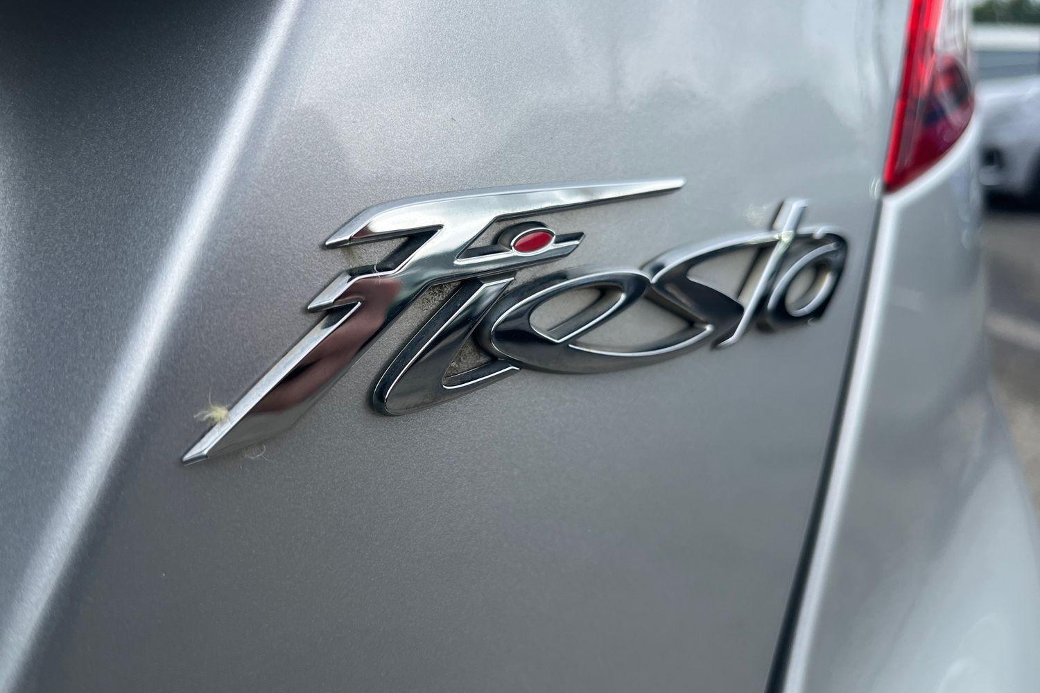 Ford FIESTA Photo 29