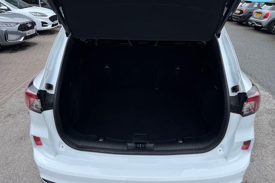 Ford Kuga Photo autoimg-92d787825c1ea4cb92f8edfe2cd908837624cd0a.jpg