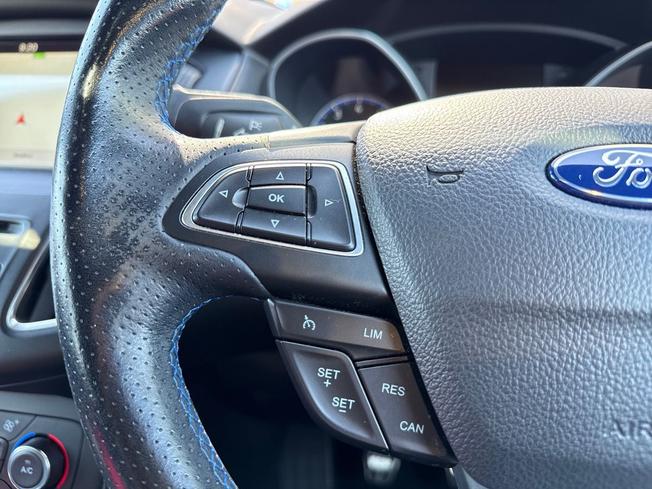 FORD Focus Photo 16
