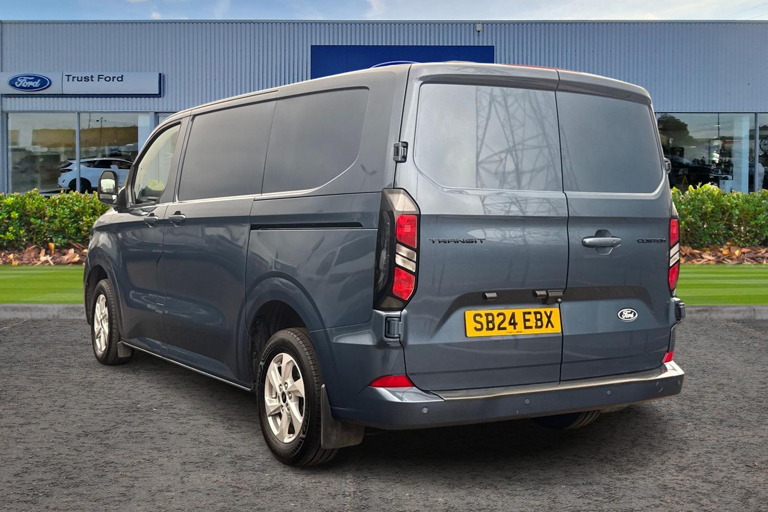 Ford TRANSIT CUSTOM Photo 1