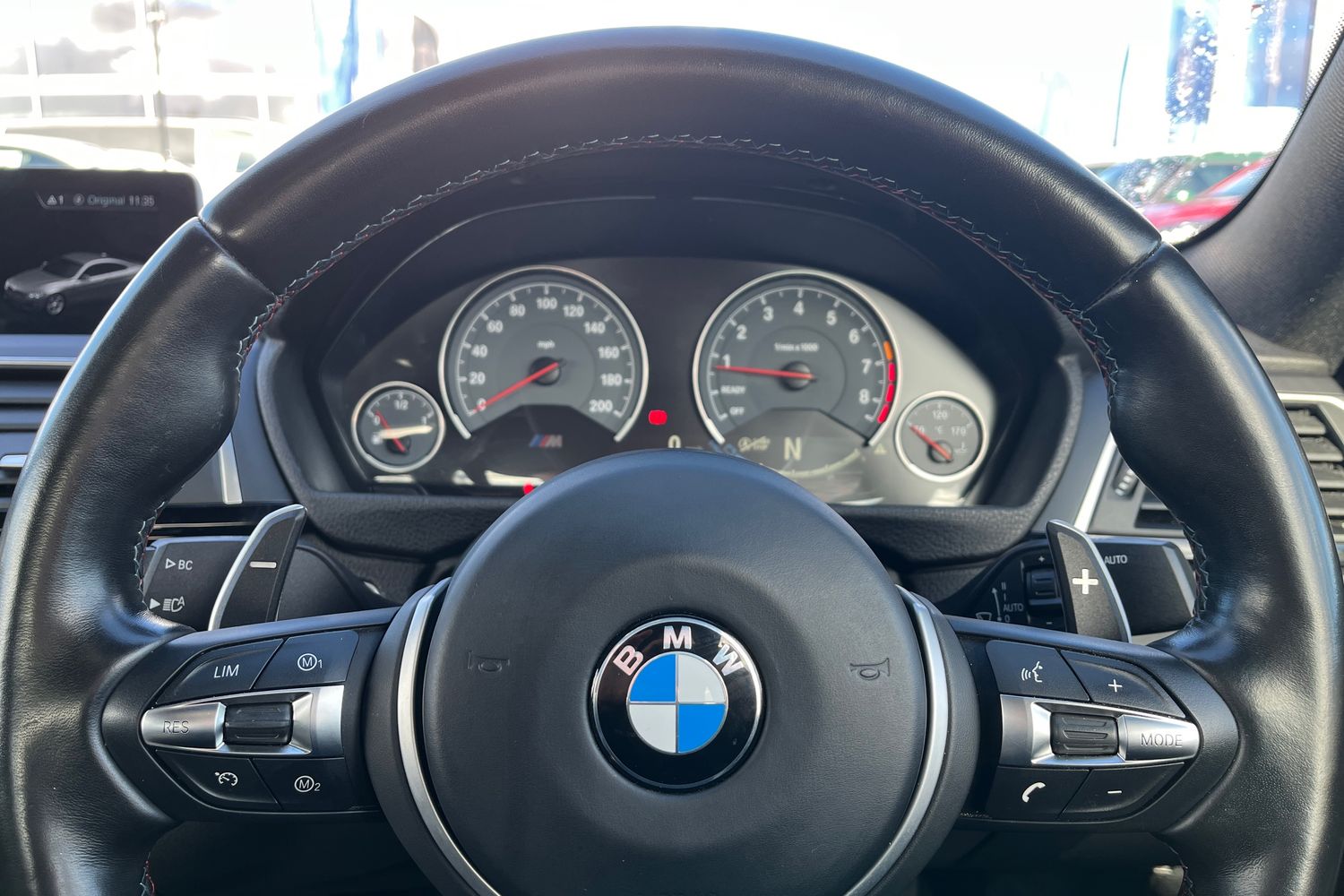 BMW M4 Photo 11