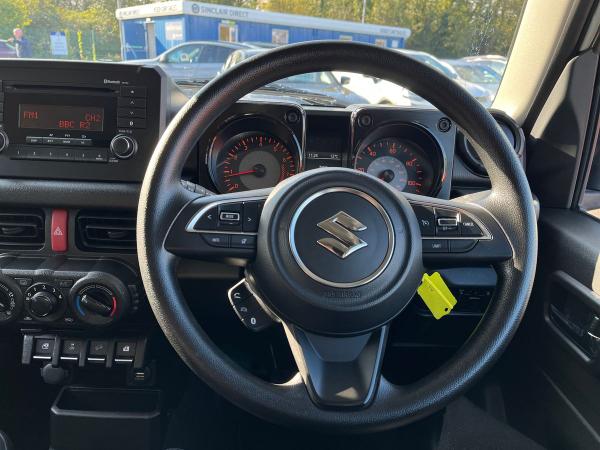 Suzuki Jimny Photo autoimg-92e06706f6f73a1b909668e233c04e8859fb2274.jpg