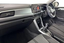 VOLKSWAGEN T-Roc Photo 2