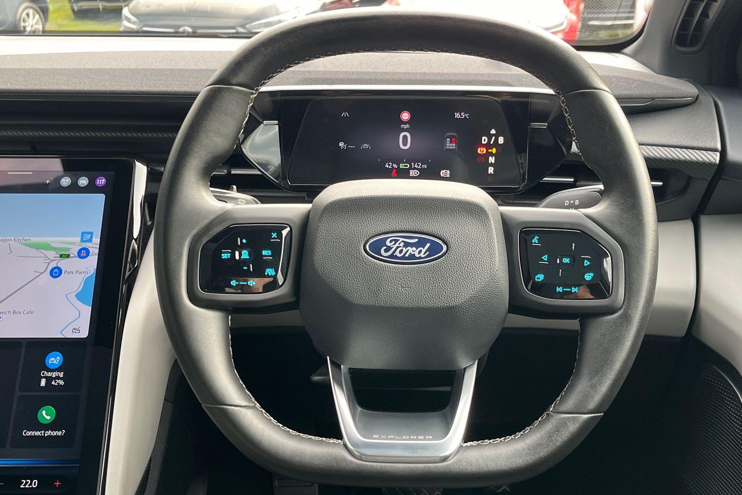 Ford EXPLORER Photo 11