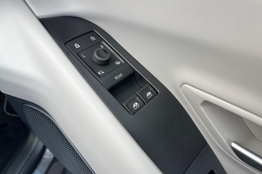 Ford Capri Photo autoimg-92ec970c3f937df1867b64523e1d88dc13014b06.jpg