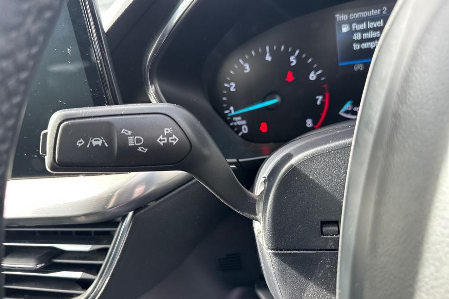 Ford FOCUS Photo autoimg-92ecd8d632affeb8417e9f9765a2b336b6053a69.jpg