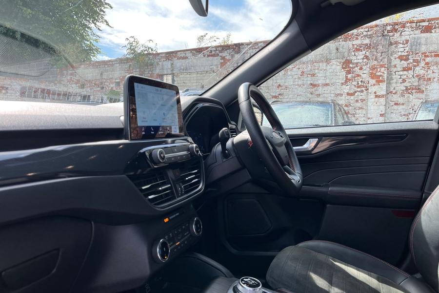 Ford KUGA Photo autoimg-92f1040b241793705f039f5f933d4ee867bb81fc.jpg
