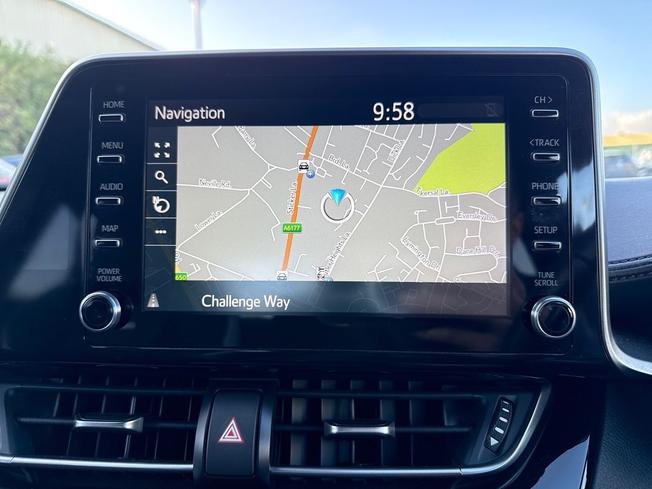 TOYOTA C-Hr Photo 14
