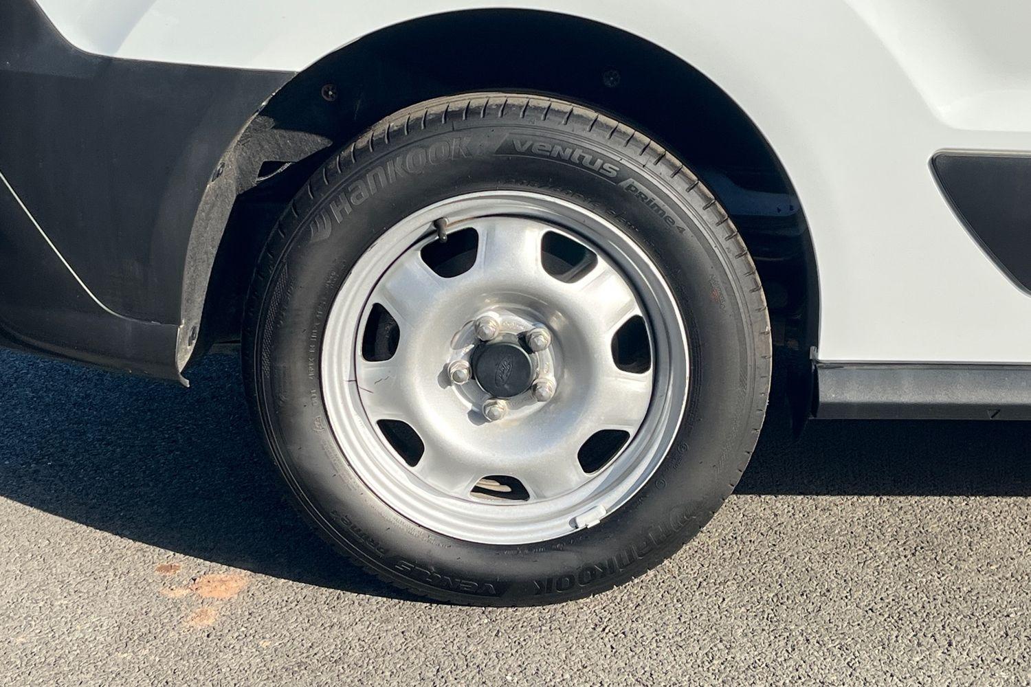 Ford TRANSIT CONNECT Photo 38