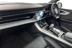 AUDI Q8 Photo 2