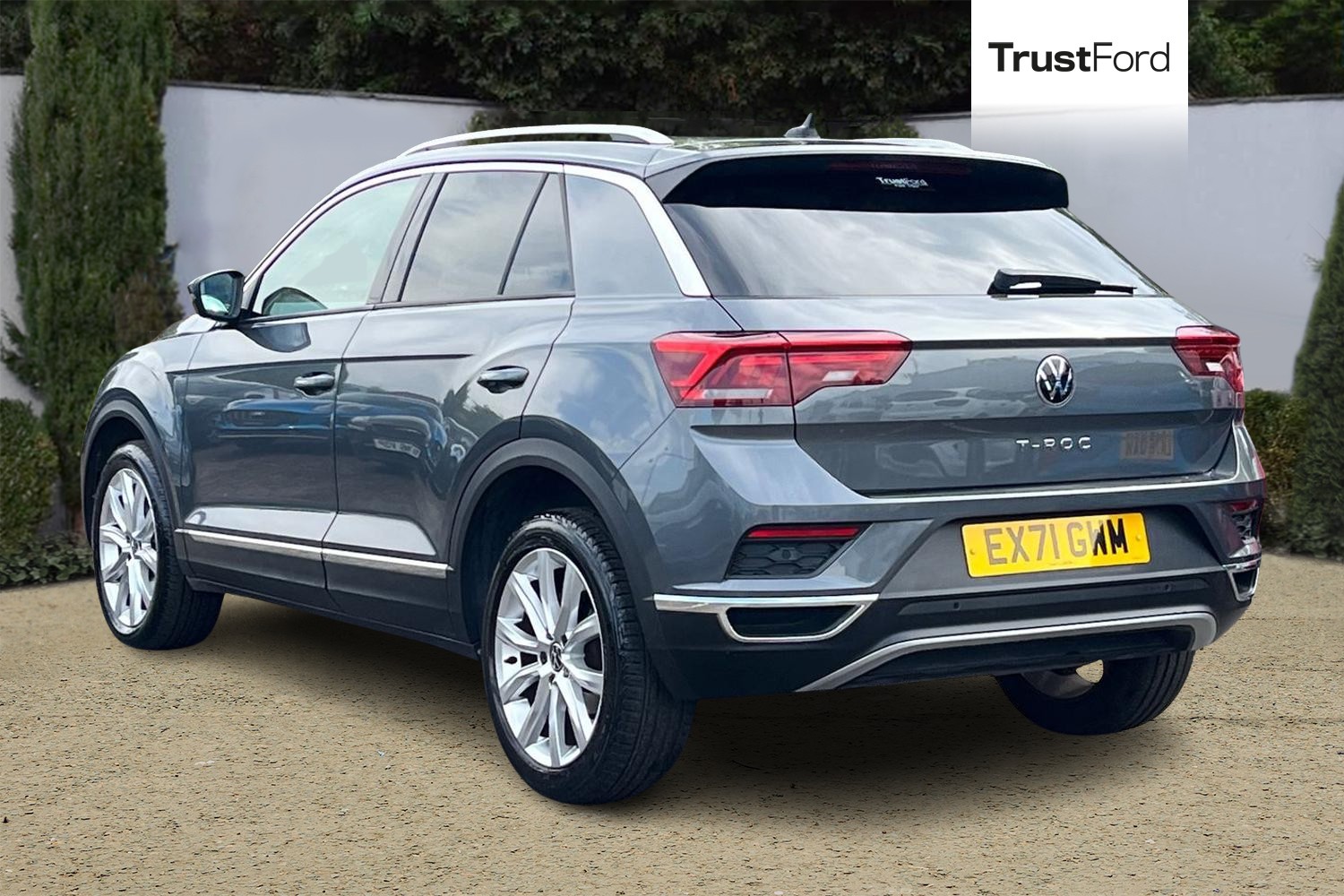 Volkswagen T-Roc Photo 1