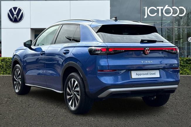 Volkswagen T-Roc Photo 3