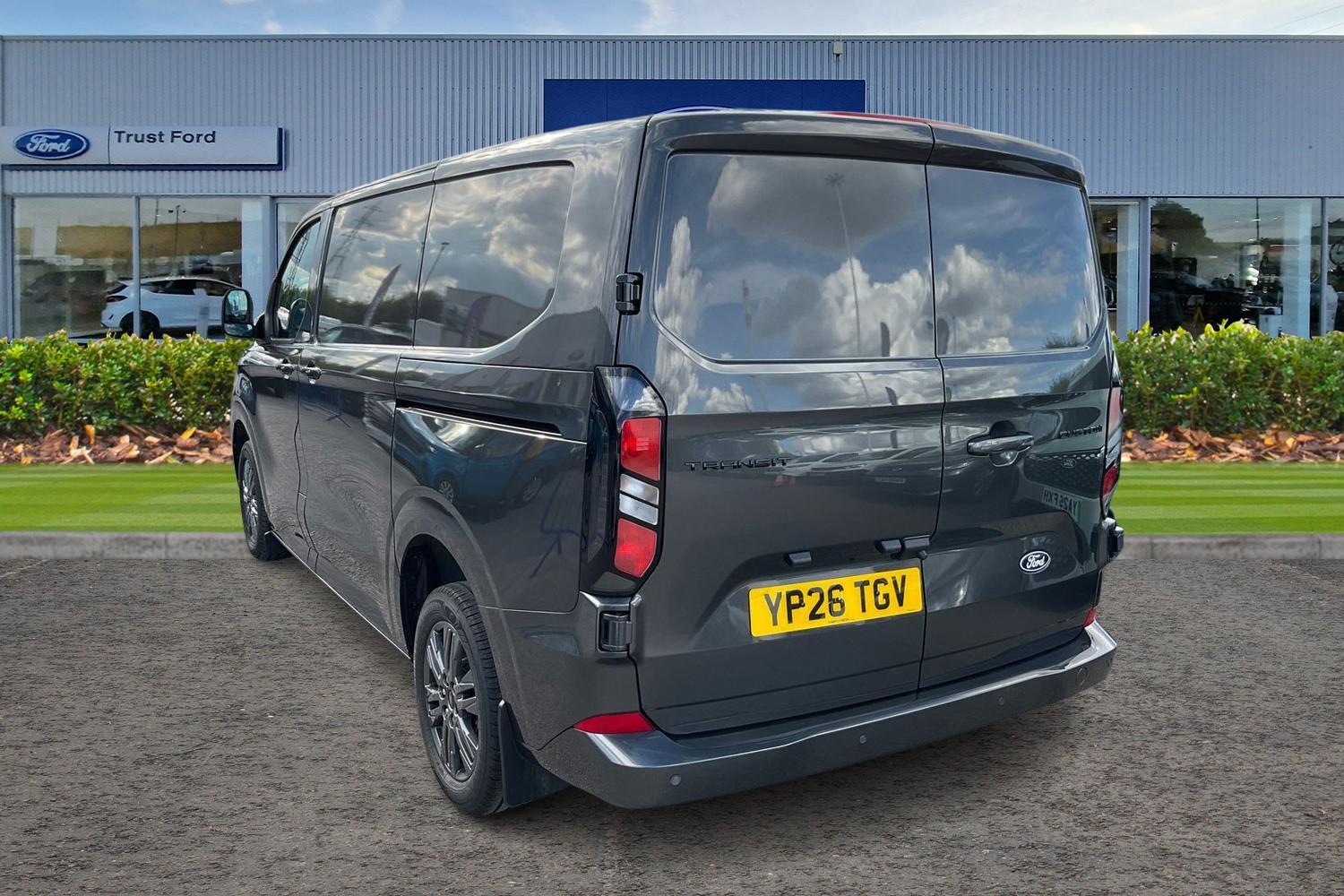Ford Transit Custom Photo 1