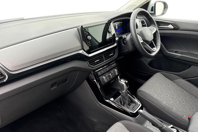 Volkswagen T-Cross Photo 2