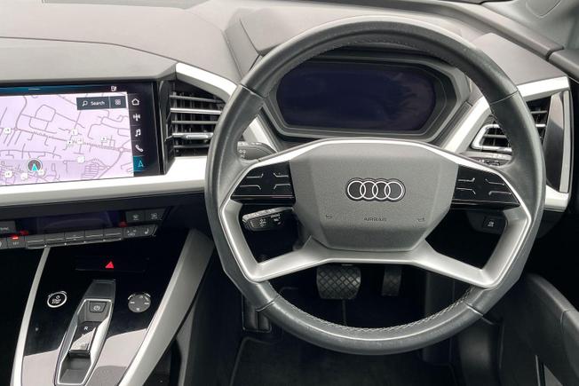 AUDI Q4 e-tron Photo 11