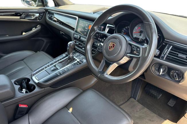 PORSCHE Macan Photo 6